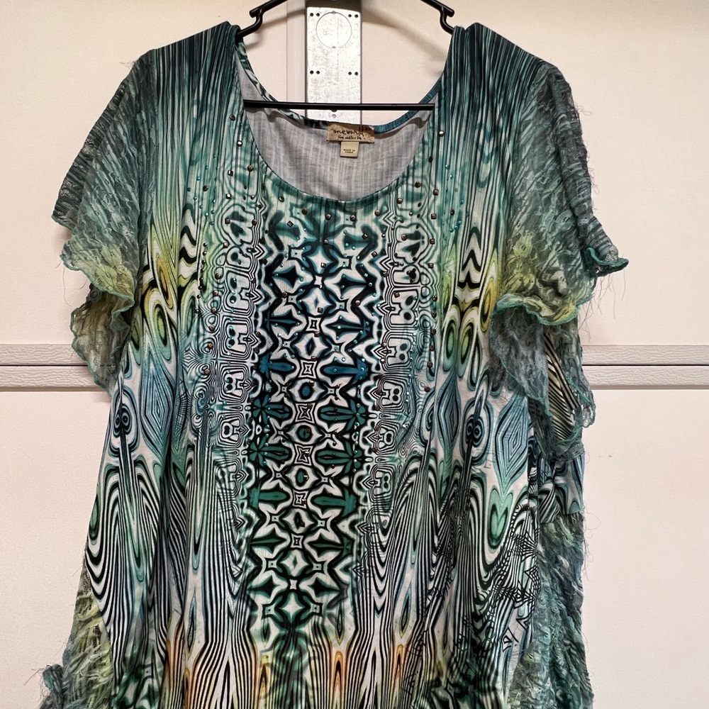 Women’s 3X top